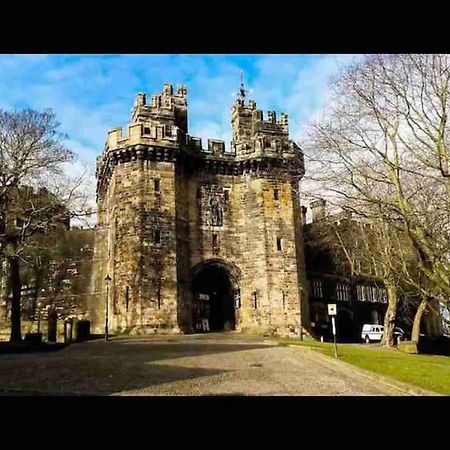 Coniston House Lancaster 3 Bedrooms Parking And Garden 外观 照片