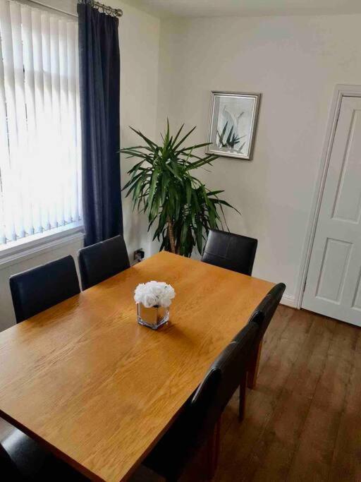 Coniston House Lancaster 3 Bedrooms Parking And Garden 外观 照片